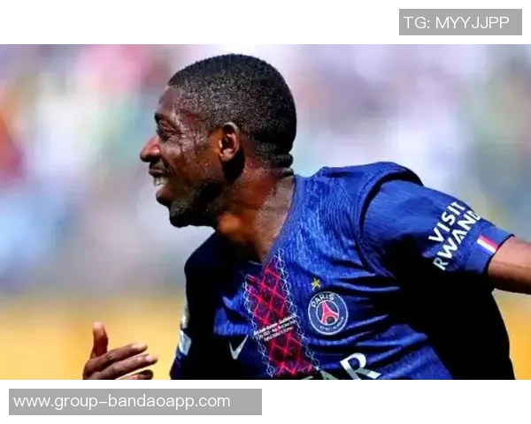 登贝莱伤情未愈仍坚持参加巴黎训练展现斗志 登贝莱伤情未愈仍坚持参加巴黎训练展现斗志