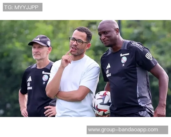 加里奥尼尔被视为罗塞尼尔接任切尔西的热门人选之一