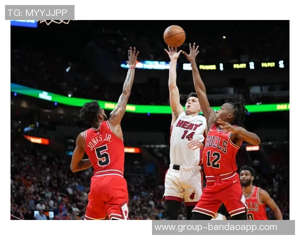 莫布里半场表现亮眼6中5砍下11分7篮板3助攻1抢断2盖帽正负值高达13