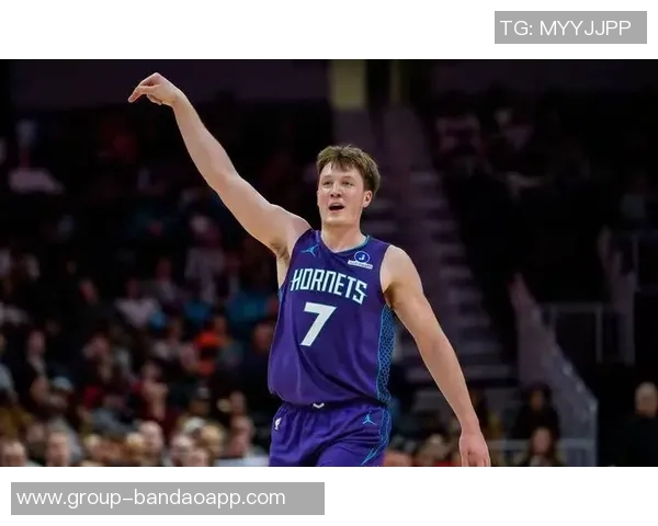 克尼佩尔连续三场得分20首次突破30分表现出色助球队赢得胜利