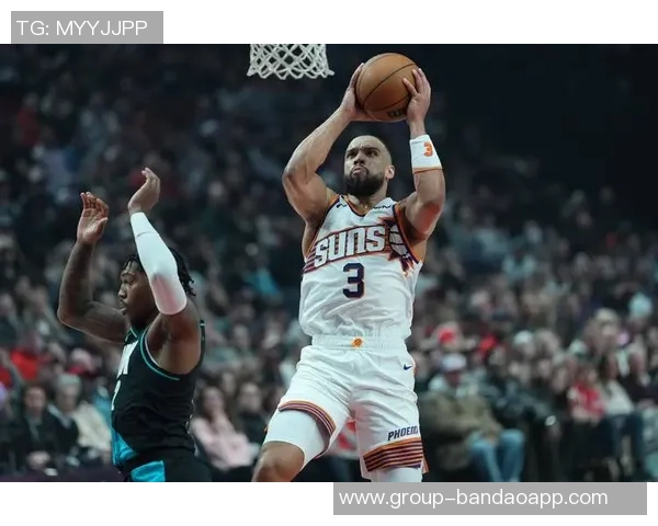 狄龙全能表现助力球队胜利15投8中三分5中9罚球全中砍下27分7篮板5助攻