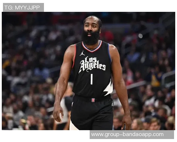 快船队近期状态堪忧连续五场失利排名西部倒数第二再遭重创