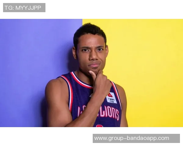 同曦官博祝铭震29岁生日快乐并宣布今夏续约顶薪计划