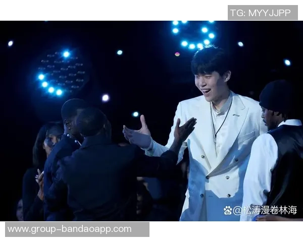 瀚森在比赛中展现出自信与进步逐渐找到个人节奏的精彩表现